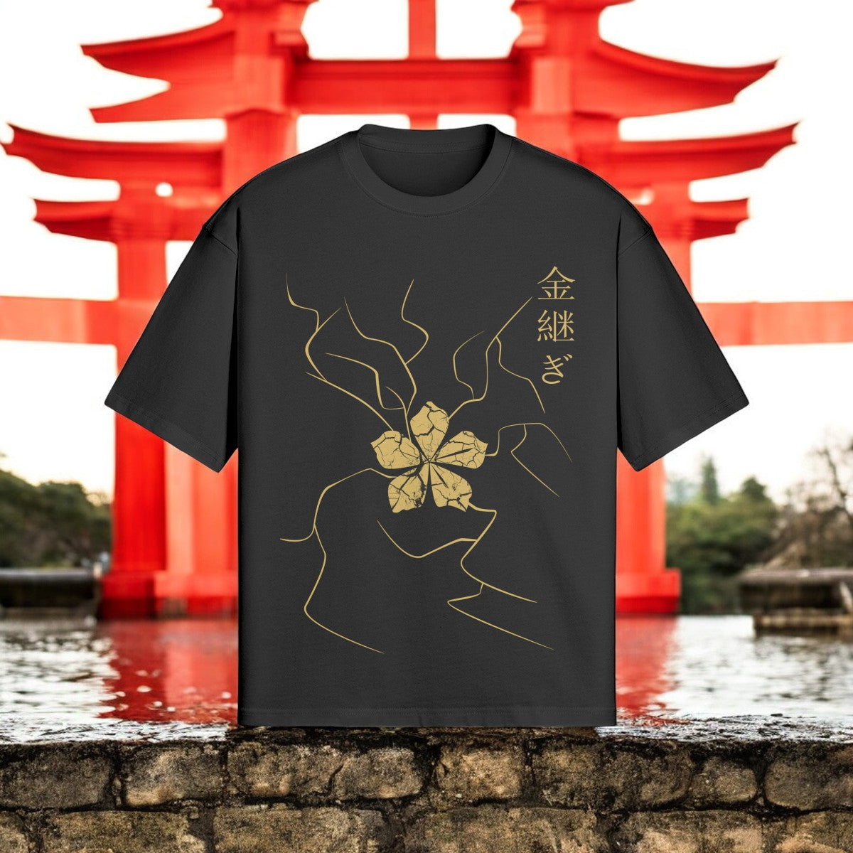 Kintsugi Kunst T-Shirt mit Blumendesign