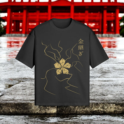 Kintsugi Kunst T-Shirt mit Blumendesign