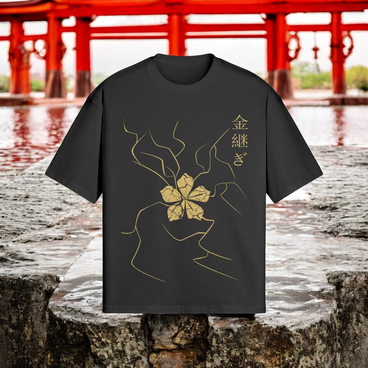 Kintsugi Kunst T-Shirt mit Blumendesign